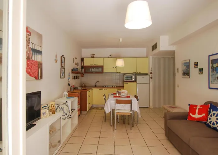 Awesome In Di Numana Vakantiehuis *